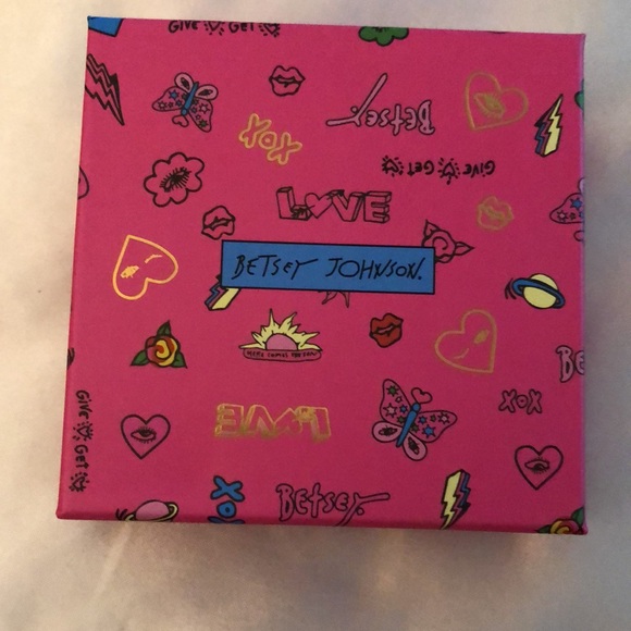 Betsey Johnson Gold Tone Apple Drop Earrings Crystal Accents NIB - Picture 9 of 11